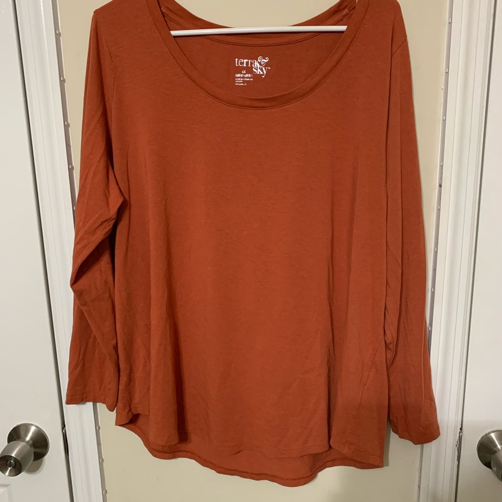 Terra & Sky Women's Long Sleeve Top in Rich Rust
